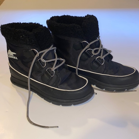 Sorel Women’s Snowboots - Picture 1 of 3